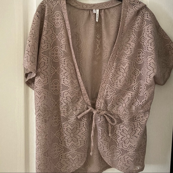 Beige cover up - Picture 1 of 2